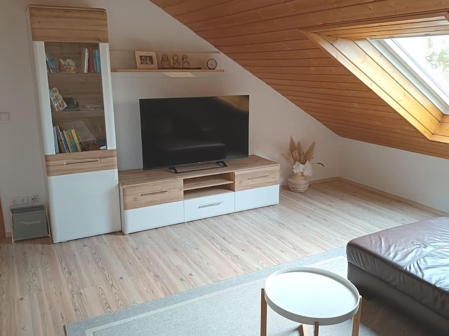 Ferienwohnung - Dachgeschoss Schmuckstueck Wolnzach Ngoại thất bức ảnh